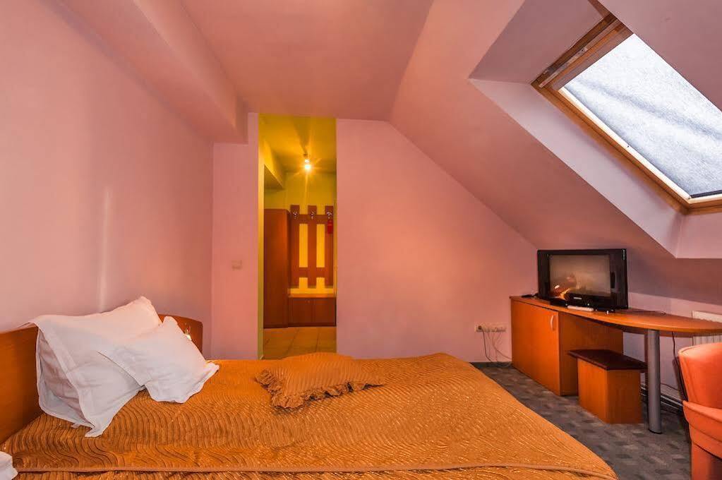 Aparthotel סיגישוארה מראה חיצוני תמונה