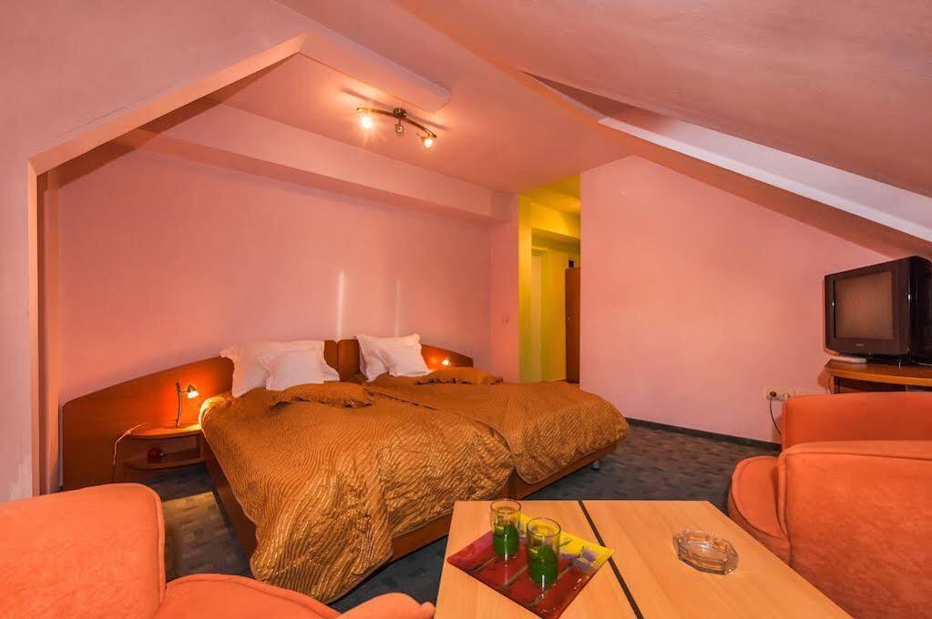 Aparthotel סיגישוארה מראה חיצוני תמונה